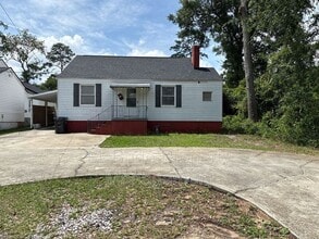 Building Photo - 1719 Kissingbower Rd