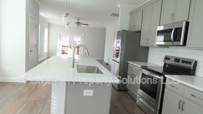 Building Photo - 1978 Mitchell Ave