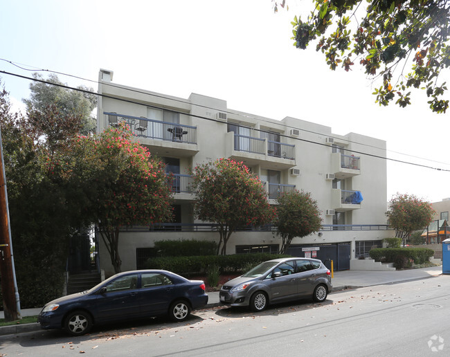 Building Photo - Venice-Barry Apartments