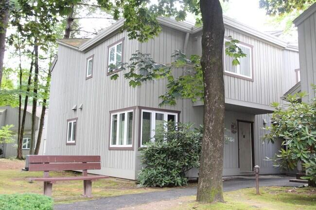 Building Photo - 6 Lyle Ct