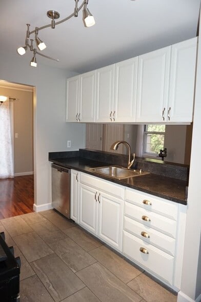 Building Photo - 33647 Bayview Dr