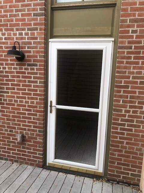 Patio Entrance - 50 W High St