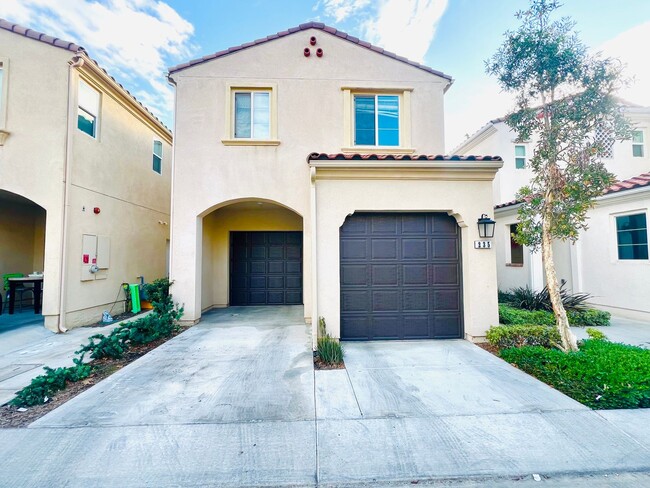 Primary Photo - Modern Elegance in the Heart of Glendora