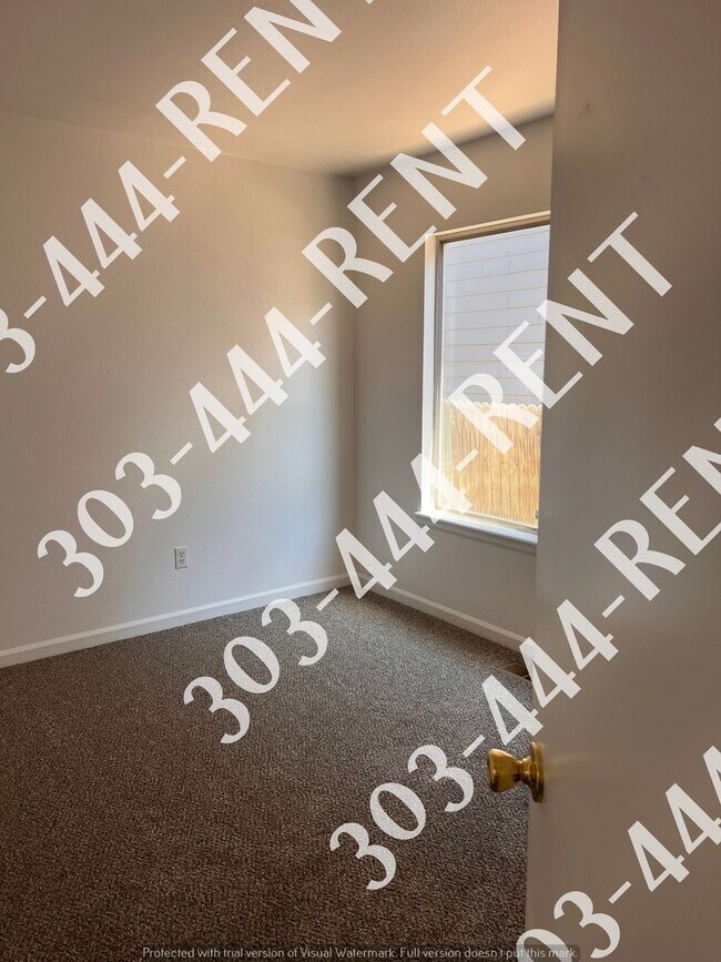 Building Photo - Single Family Ranch Style Home In Aurora!