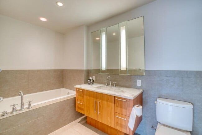 Building Photo - 2 bedroom in BROOKLYN NY 11201
