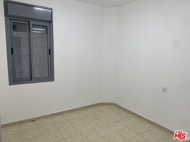 Building Photo - 10 Herzl Blvd