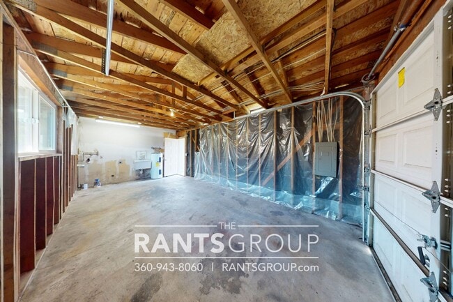Building Photo - 5822 Armour Loop SE