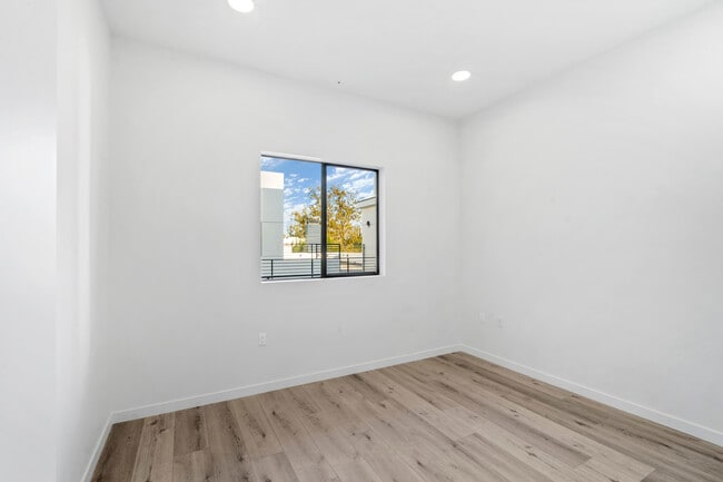 Building Photo - 4707 Fulton Ave