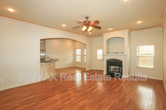 Building Photo - 3607 SW Birchton Ave