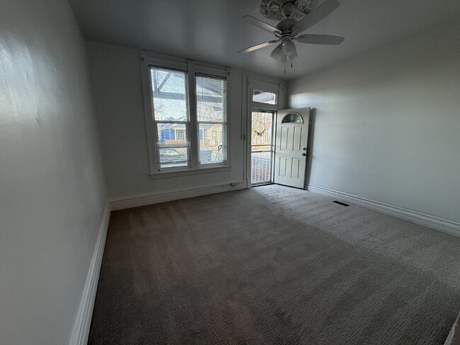 Building Photo - "Charming 1-Bed Duplex Retreat in Denver -...