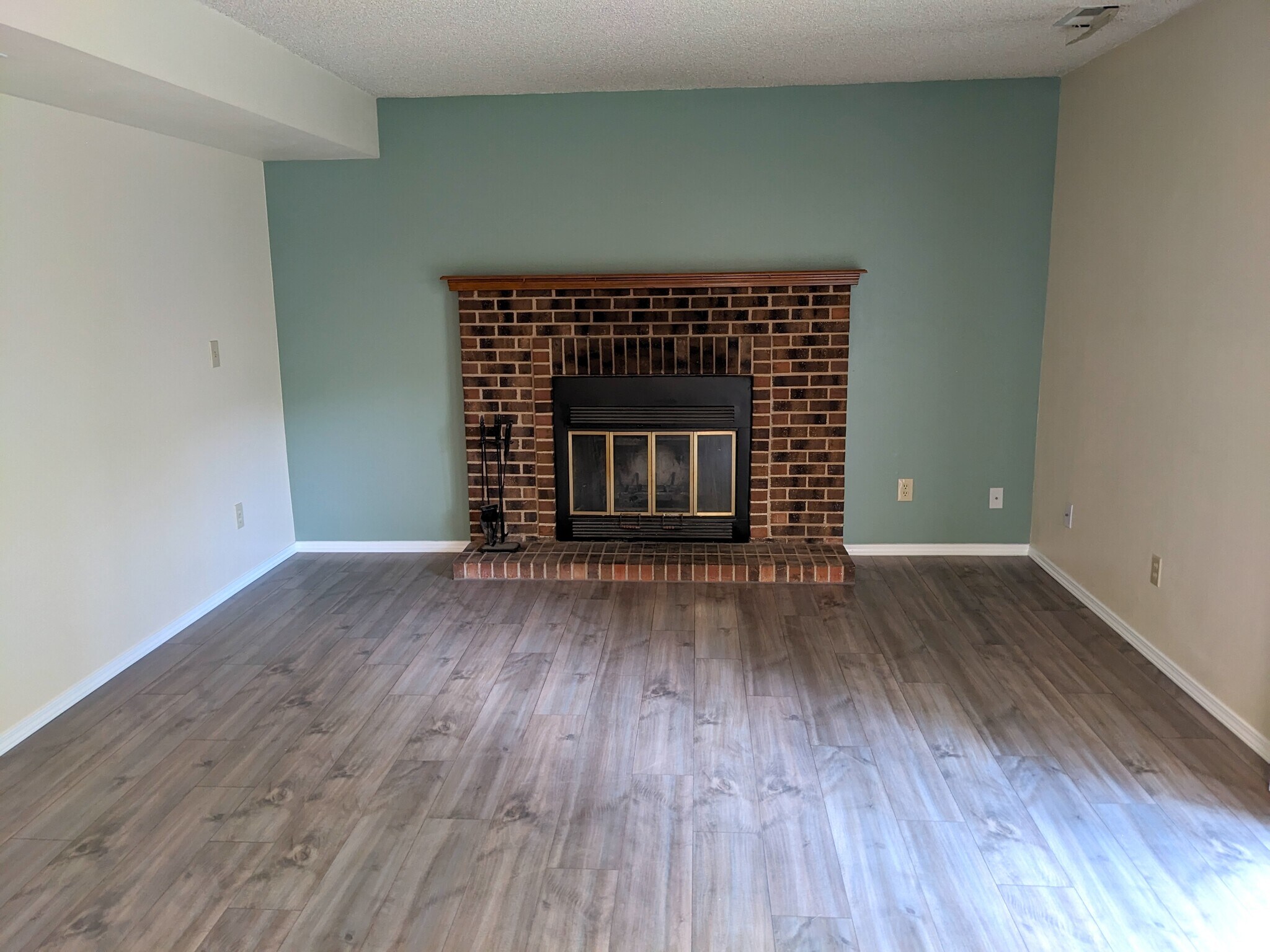 Building Photo - 6220 Pemberton Way