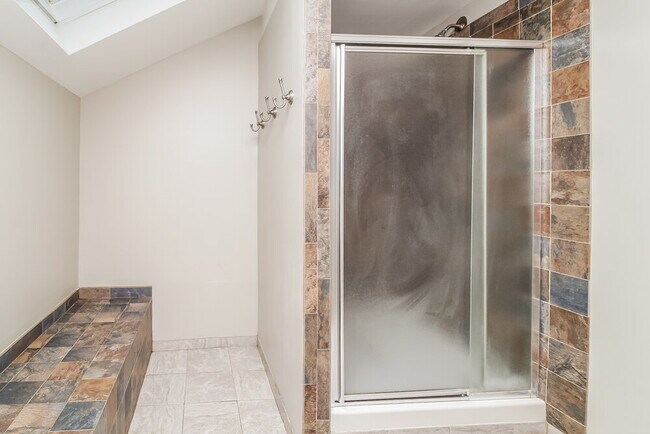 Building Photo - 235 S Shadow Bay Dr