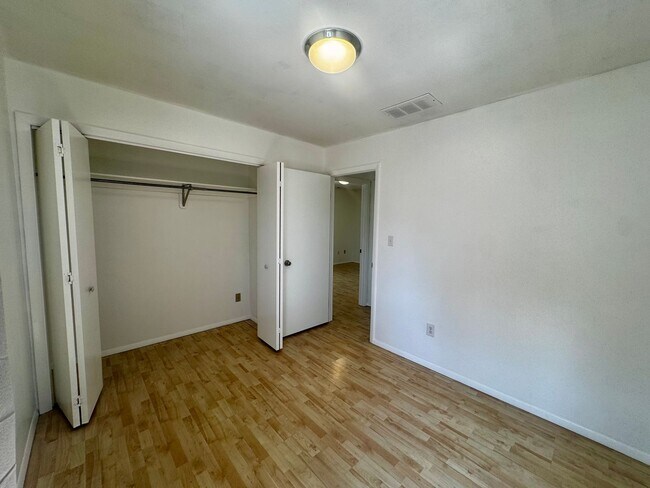 Building Photo - 603 Manitou Blvd