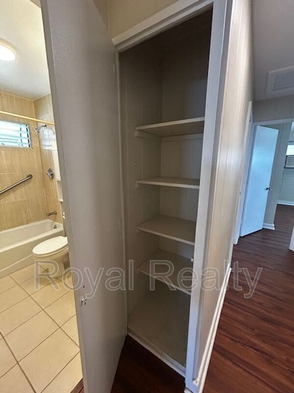 Building Photo - 1380 Uila St