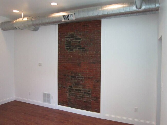 Building Photo - 159 S 18th St