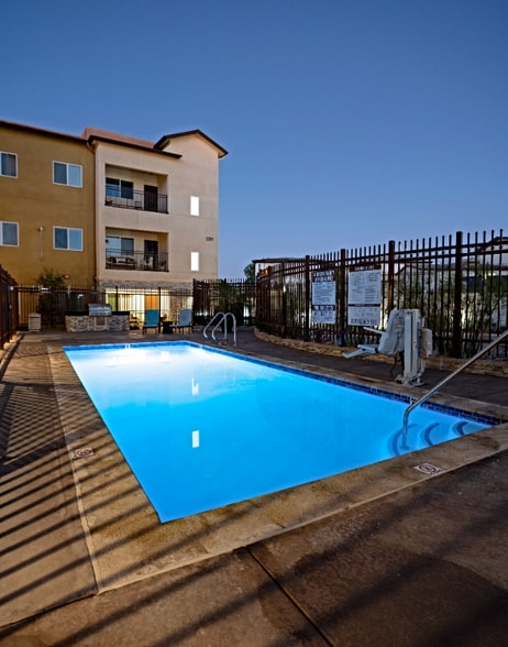 Building Photo - 2341 Ulric St