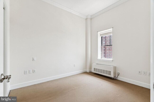 Building Photo - 1701 Locust St