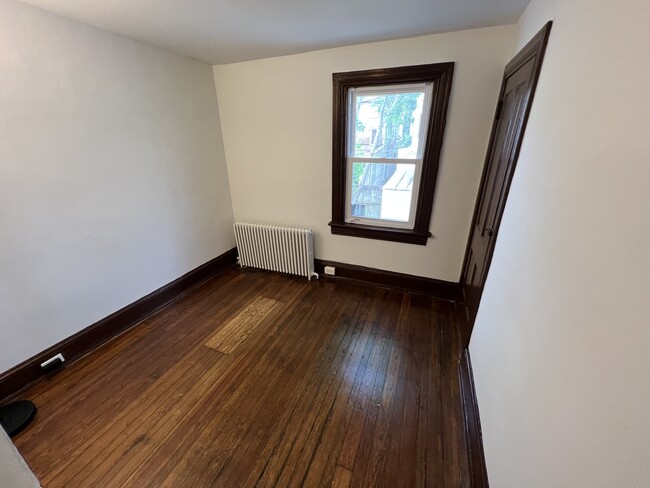 Guest bedroom - 3 Terrace Ct NE