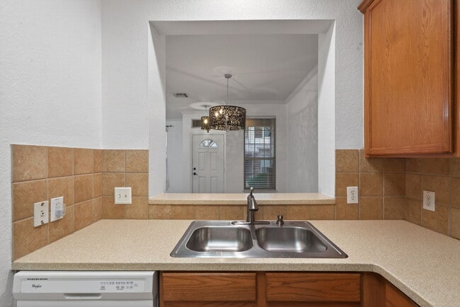 Building Photo - 2642 Grayson Way