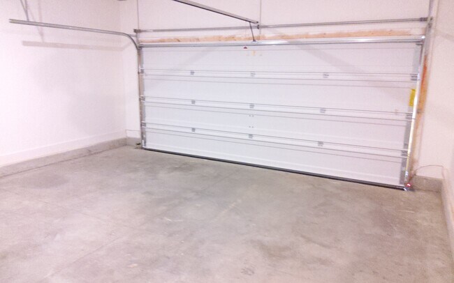 Building Photo - 649 Conifer Dr