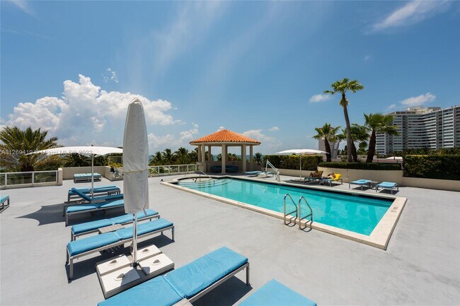 Building Photo - 7330 Ocean Terrace