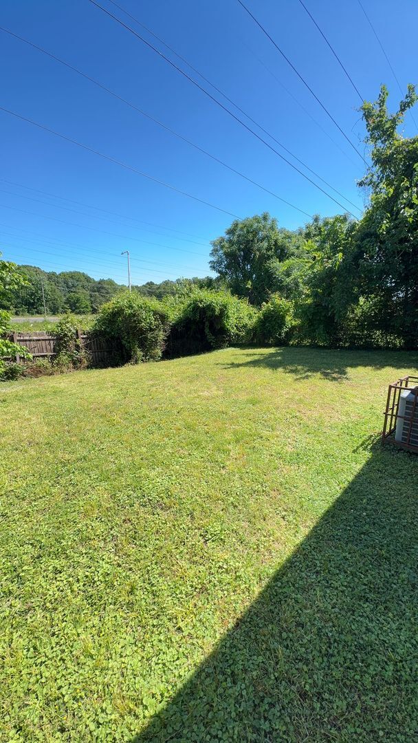 Building Photo - Beautifully Updated 3 bedroom 2 bath home
