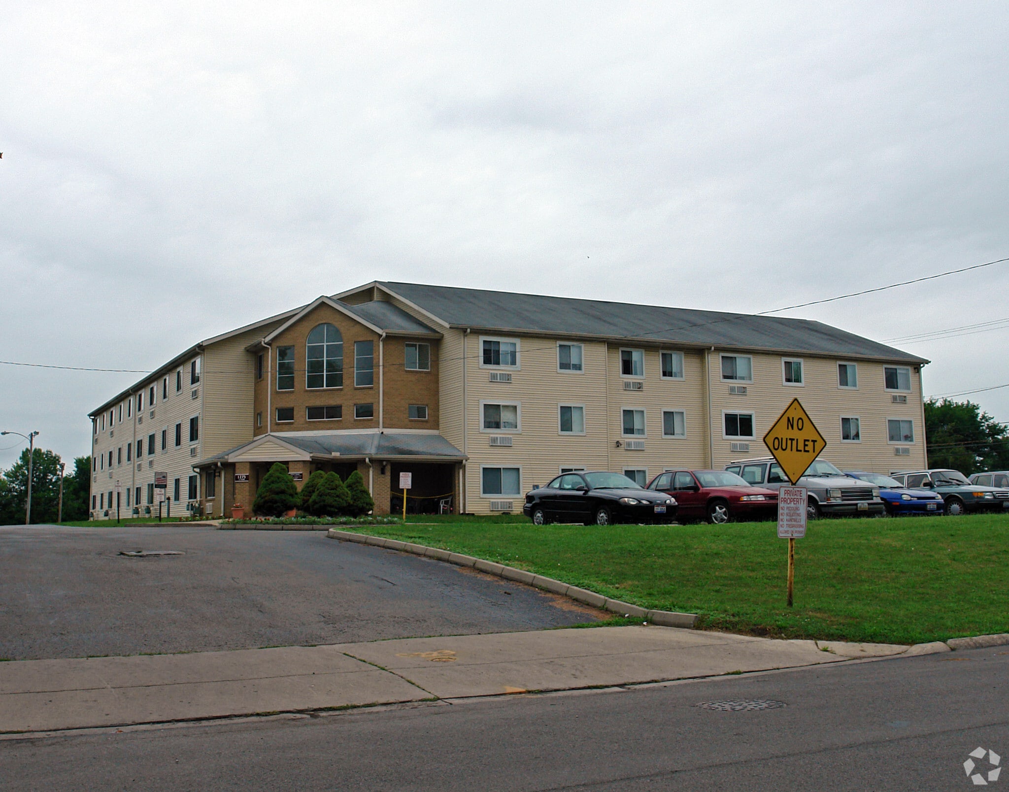 Building Photo - Oppurtunities Gardens