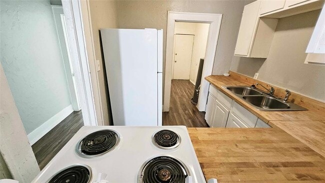 Building Photo - 1312 NW 12th St