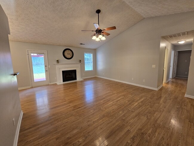 Building Photo - 3585 Plum Creek Trail NW
