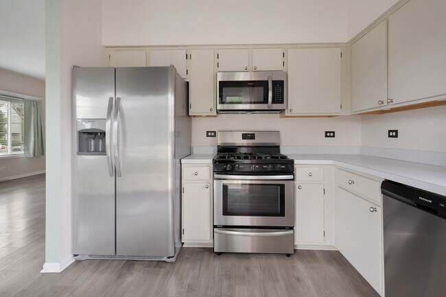 Building Photo - 122 Creston Cir