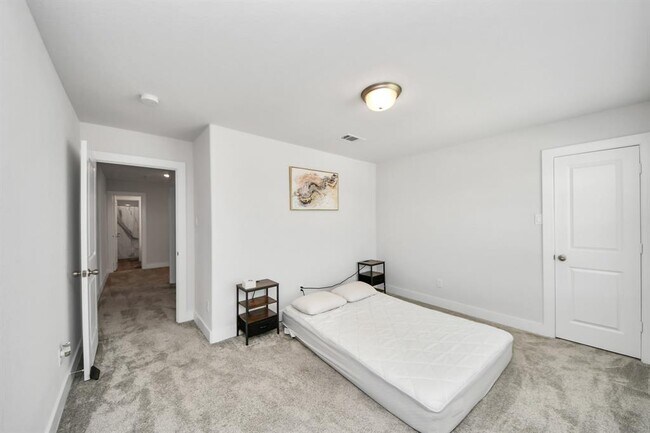Building Photo - 7014 Cedar Breeze Ct