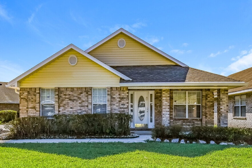 Primary Photo - 6248 Ironside Dr N