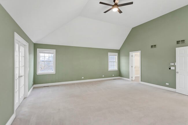 Building Photo - 3N812 John Greenleaf Whittier Pl