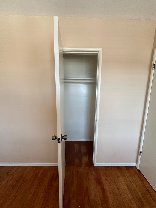 Building Photo - 7303 Woodley Ave