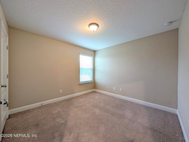 Building Photo - 95 Silver Creek Pl