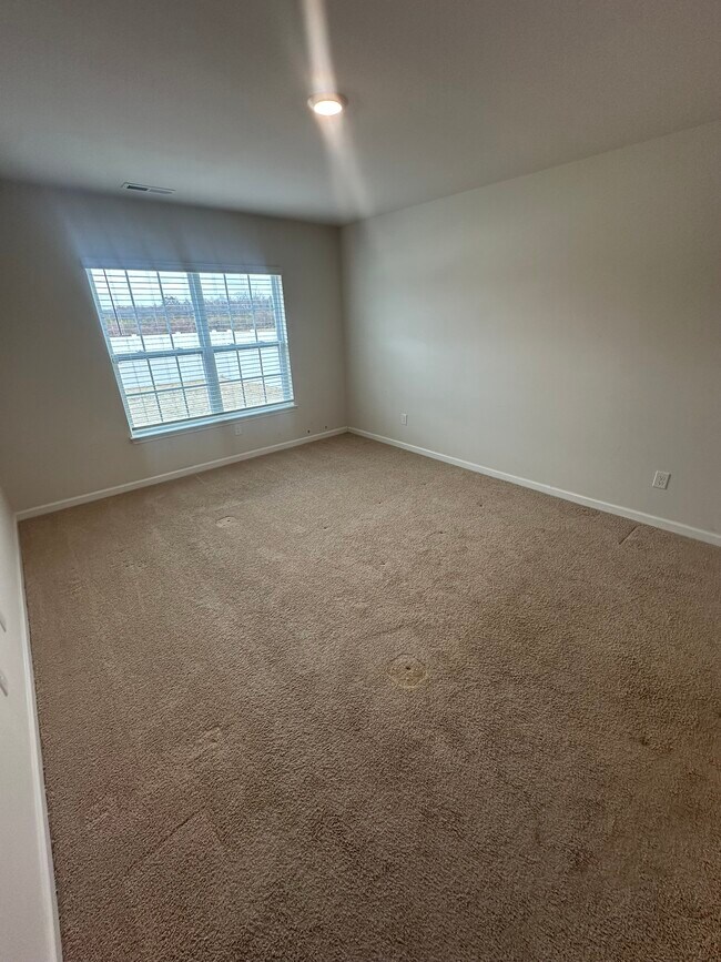 Building Photo - 7705 Sand Pit Rd