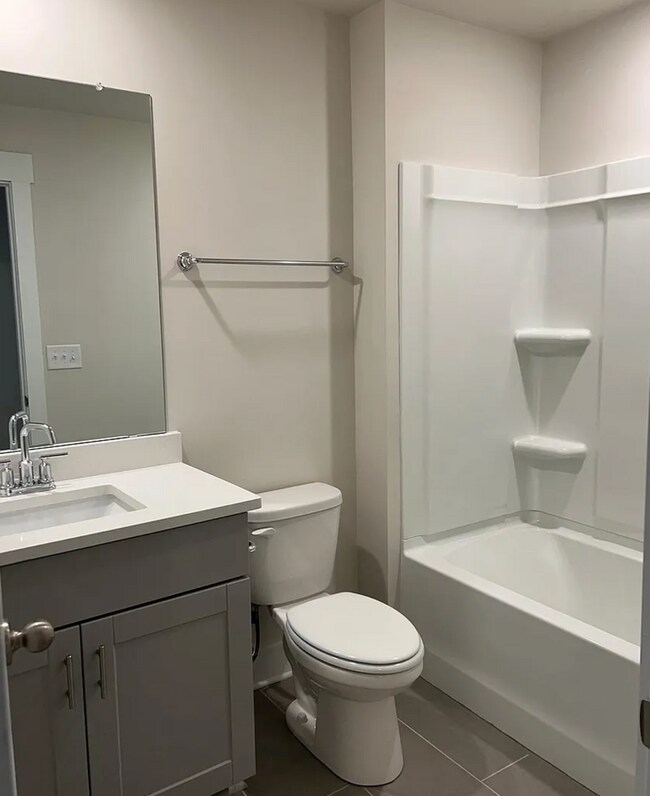 Building Photo - Desirable 3/2.5 Townhome Available Novembe...