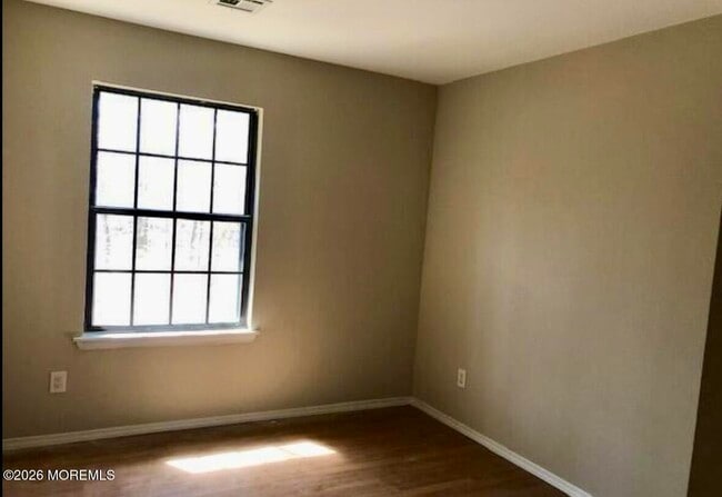 Building Photo - 1004 Arlington Dr