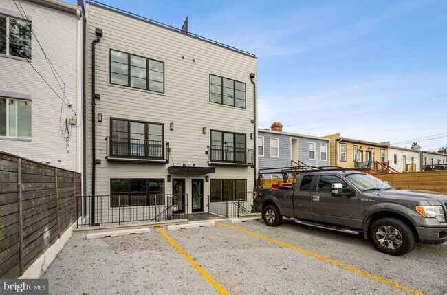 Building Photo - 1705 Trinidad Ave NE