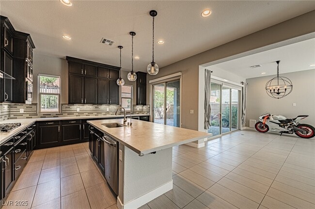 Building Photo - 6465 Farness St