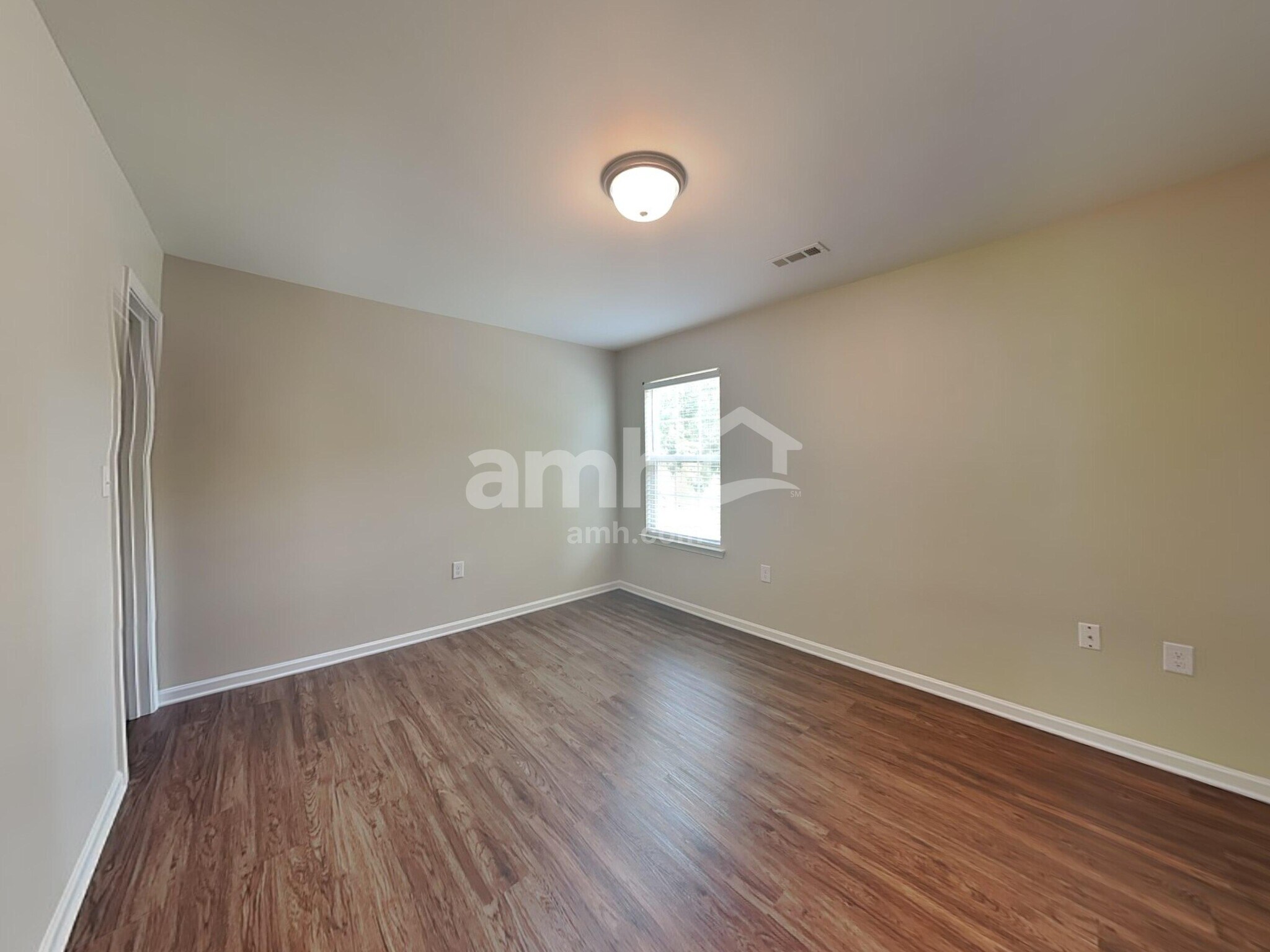 Building Photo - 211 Lindpoint Ln