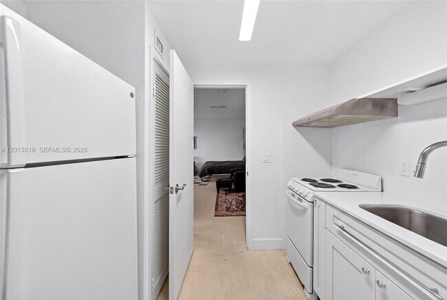 Building Photo - 1520 SW 11th Terrace