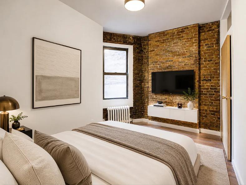 Building Photo - 7 Carmine St