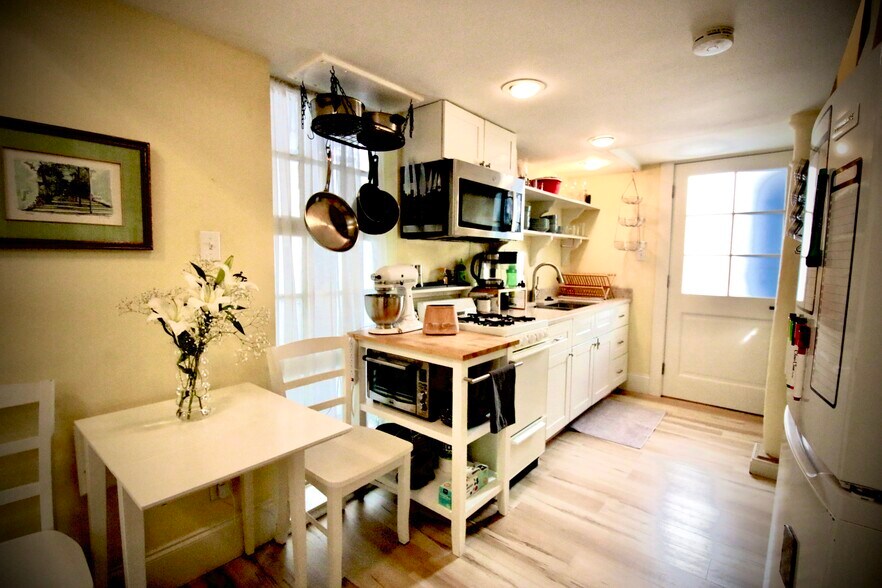 Kitchen - 1039 Henriette Delille St