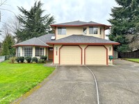 Building Photo - Linwood Neighborhood, Milwaukie Home on Qu...