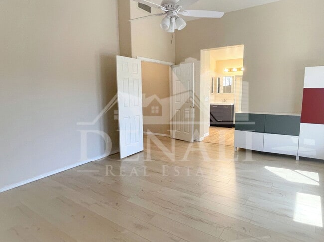 Building Photo - 8372 S Stephanie Ln