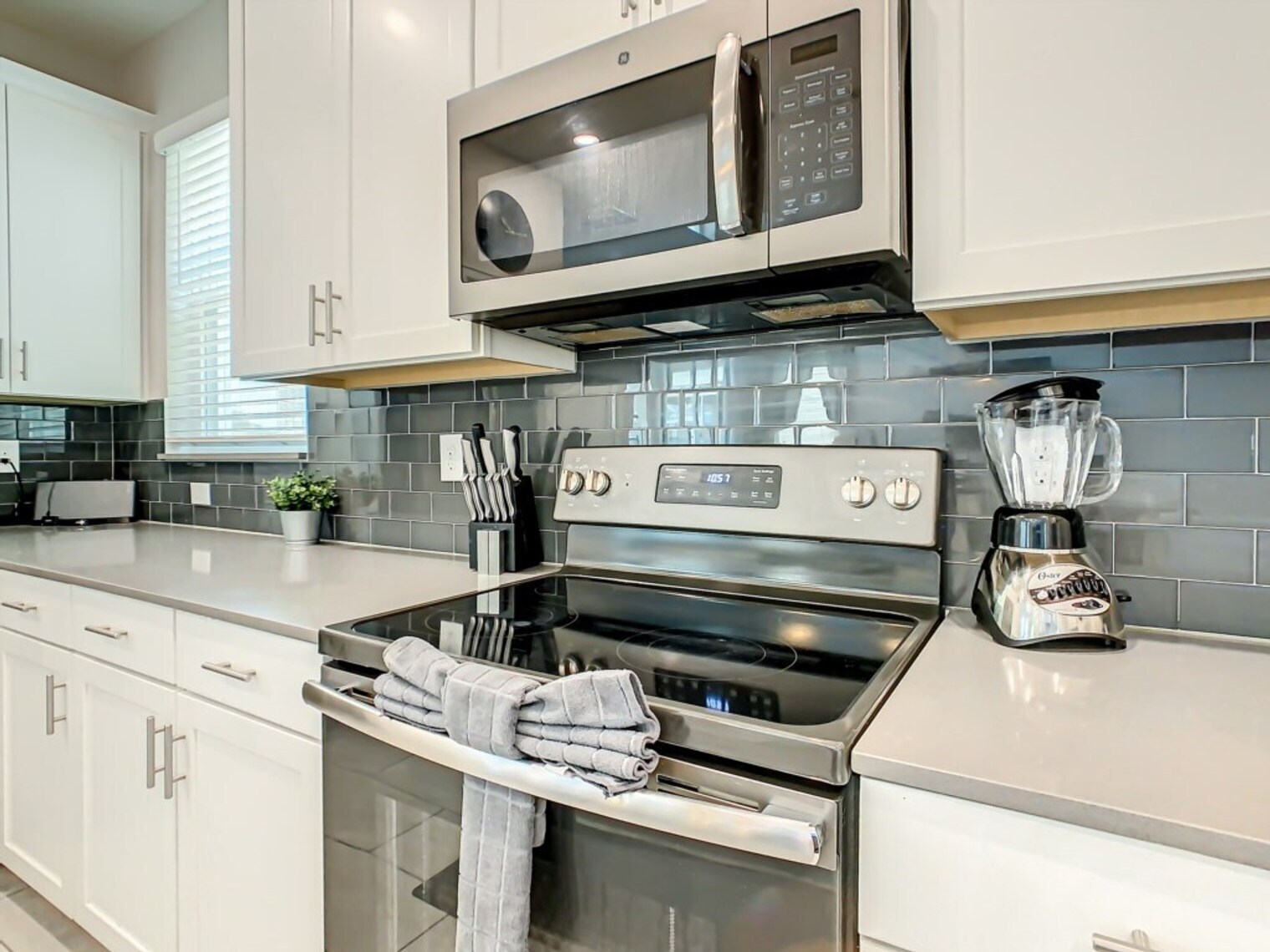 Building Photo - 8150 Cabot Cliffs Dr
