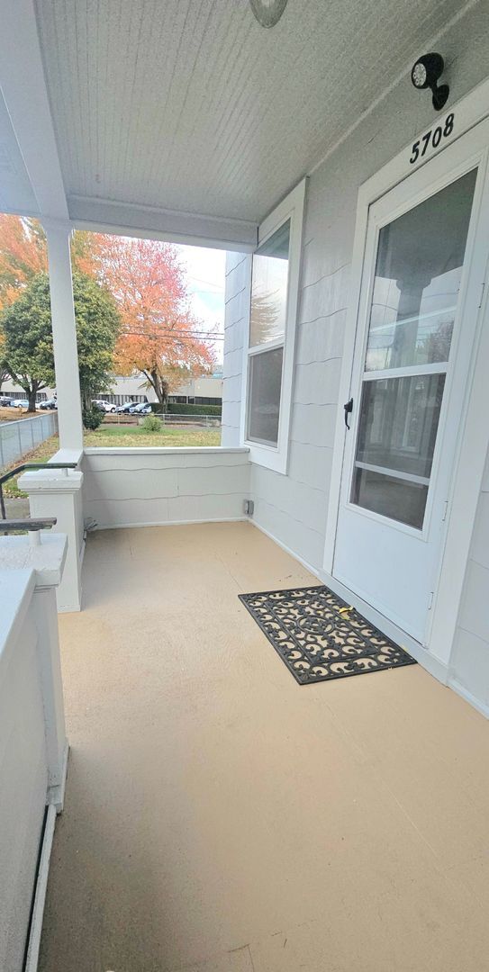 Building Photo - 2 story, 3bed/1bath Georgetown Gem