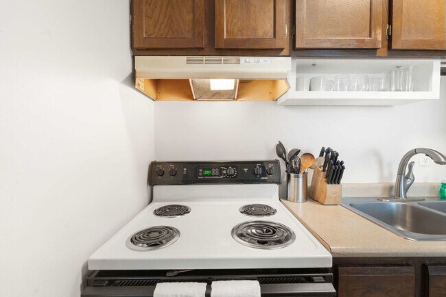 Building Photo - 2601 University Ave