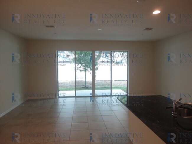 Building Photo - 3BR/2.5BA Town Home in Aloma Trails Commun...